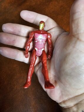Marvel Avengers 3.75" Action
Figure Iron Man Loose 2018